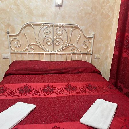 Roma Guest House Bagian luar foto