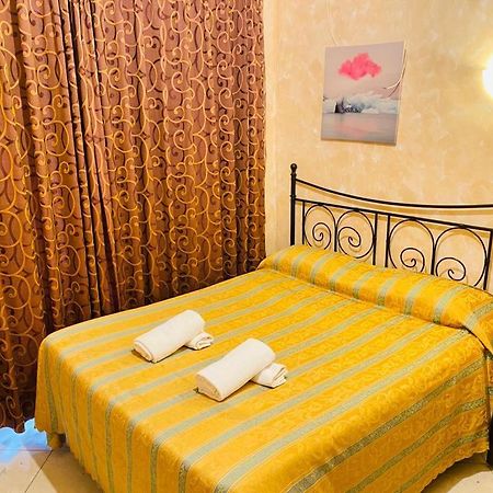 Roma Guest House Bagian luar foto