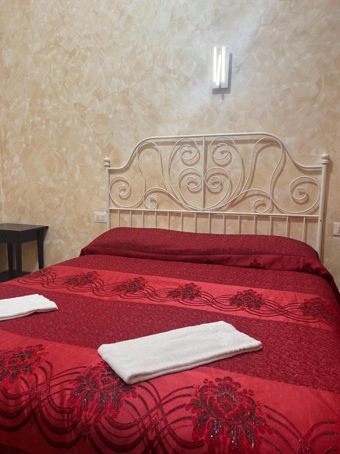 Roma Guest House Bagian luar foto