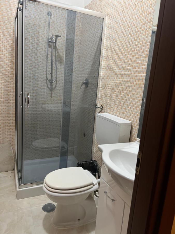 Roma Guest House Bagian luar foto