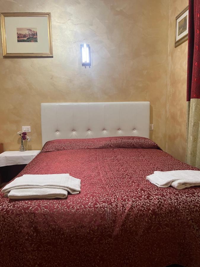 Roma Guest House Bagian luar foto