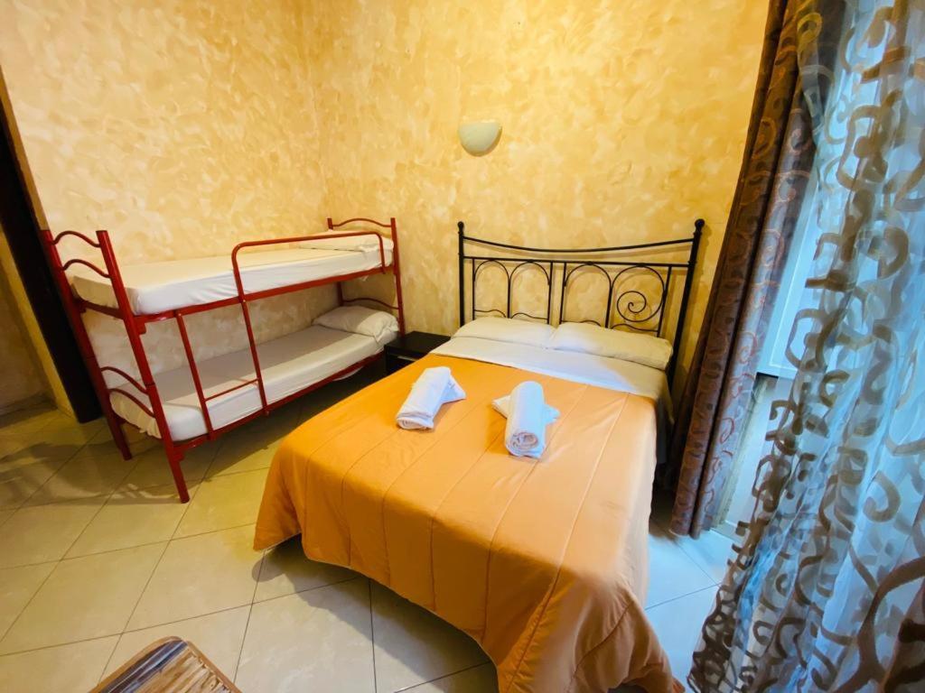 Roma Guest House Bagian luar foto