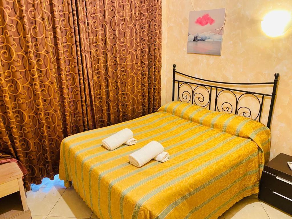 Roma Guest House Bagian luar foto